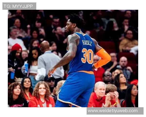 兰德尔半场表现稳定11投6中贡献14分4篮板1助攻1抢断 兰德尔半场表现稳定11投6中贡献14分4篮板1助攻1抢断