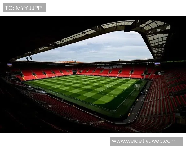 因暴雨导致球场积水严重欧协联一场比赛被迫中断引发关注 因暴雨导致球场积水严重欧协联一场比赛被迫中断引发关注