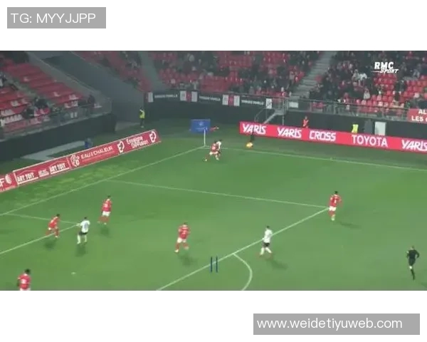 法丙精彩瞬间35米远射破门球员展现绝佳技术与力量 法丙精彩瞬间35米远射破门球员展现绝佳技术与力量