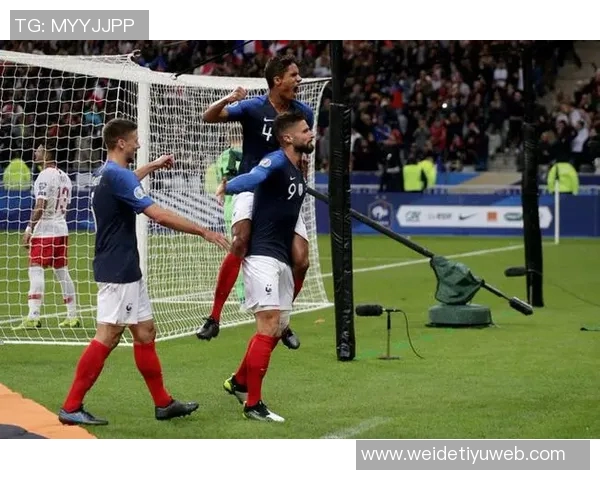 内托禁区内摔倒未获判罚C罗射门稍稍偏出引发争议 内托禁区内摔倒未获判罚C罗射门稍稍偏出引发争议