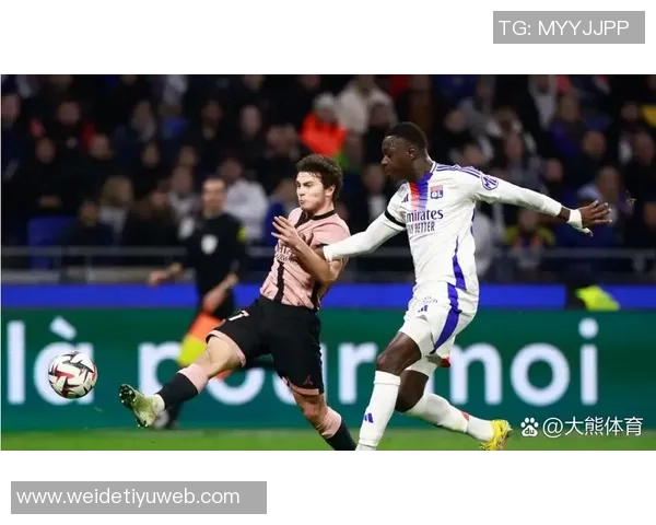 杜埃伤愈复出后首次进球精彩瞬间远距离单刀破门助球队再添胜利